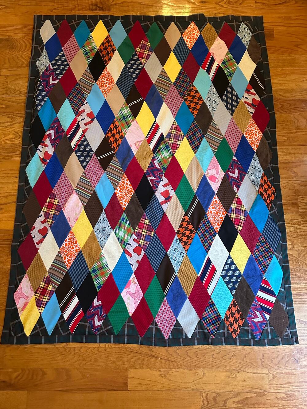 Vintage Handmade Blanket approx 4'x5' diamond pattern